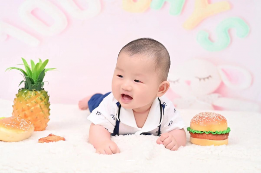 资兴宝宝在妈妈肚子里